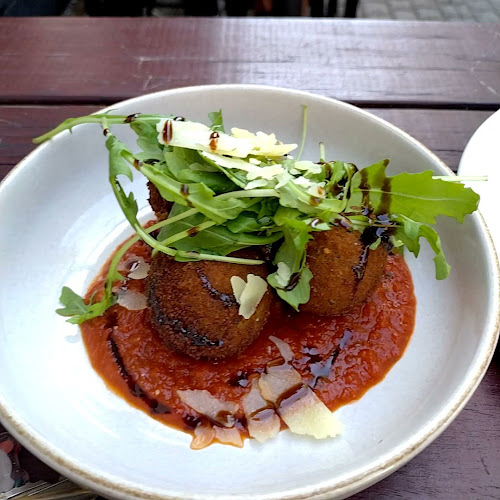 25 Canns Rd, Bedfordale WA 6112