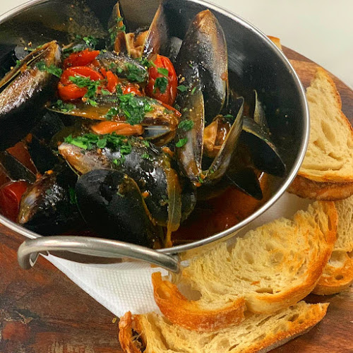 2/1718 Gold Coast Hwy, Burleigh Heads QLD 4220