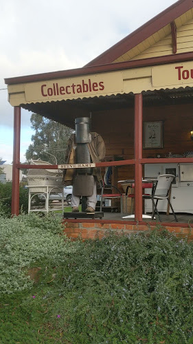 Vintage Hall Cafe - Hospitality and gastronomy