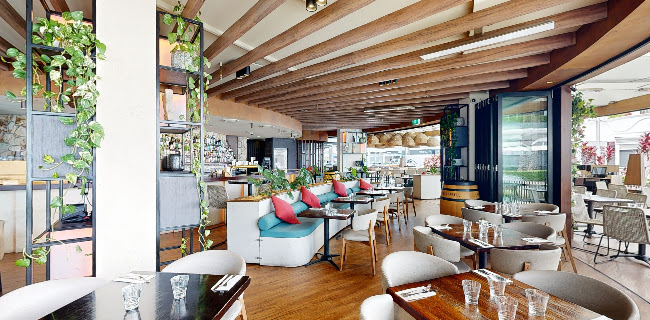 Koi Broadbeach - Hospitality and gastronomy