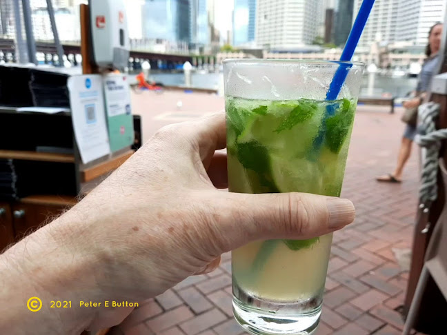 Hurricane's Grill Darling Harbour - Hospitality and gastronomy