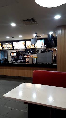 Opinii despre Hungry Jack's Burgers Roxburgh Park în Coolaroo - Hospitality and gastronomy