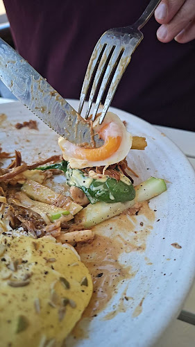 Little Clive Cafe - Annerley