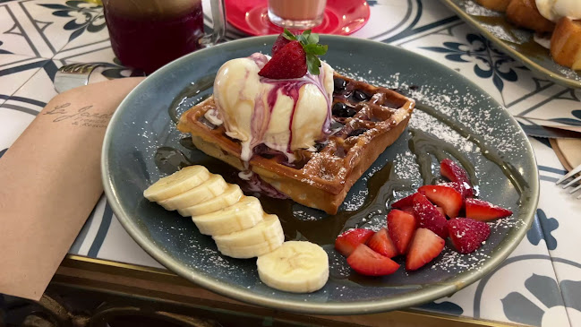 Le Jardin Cafe Restaurant - Main Beach