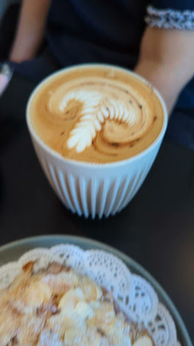 Opinii despre Lode Pies & Pastries Surry Hills în Surry Hills - Hospitality and gastronomy