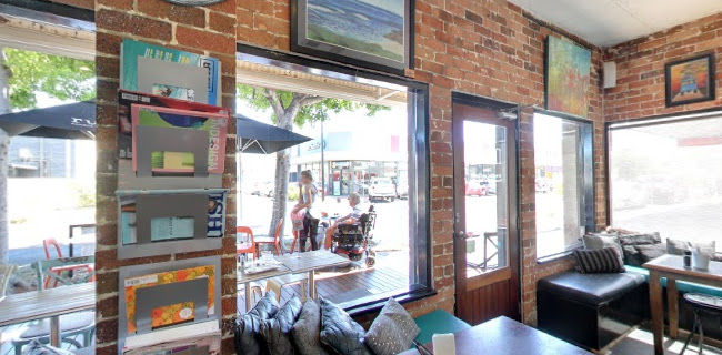 Comentarii opinii despre More Cafe