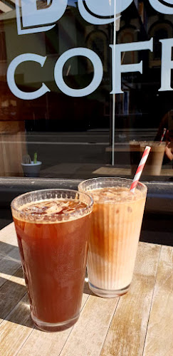 Comentarii opinii despre Next Door Deluxe Coffee