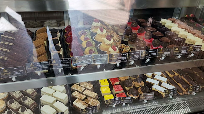 Opinii despre Profiterole Patisserie Mays Hill în Sydney - Hospitality and gastronomy