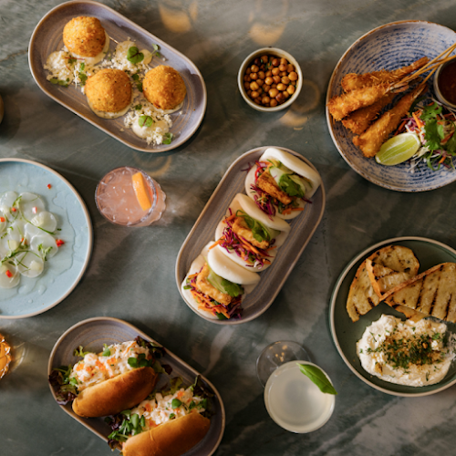 Pearls Bar - Main Beach