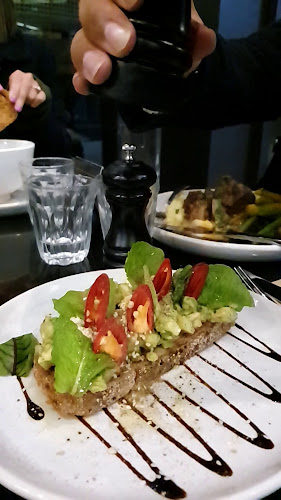 Opinii despre Long Shot în Docklands - Hospitality and gastronomy