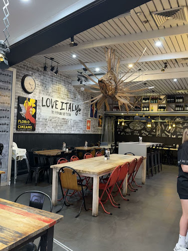 Love Italy Restaurant & Bar - Surfers Paradise Beach