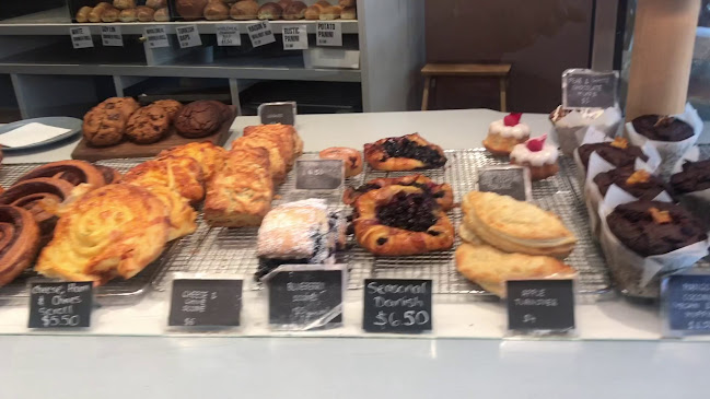 Opinii despre Hills Cafe & Bakery în Darlinghurst - Hospitality and gastronomy