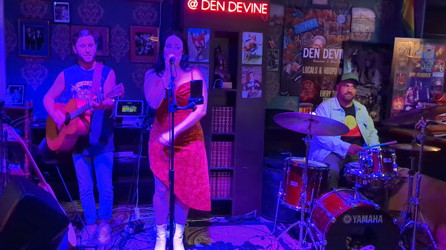 Den Devine Restaurant & Music Hall