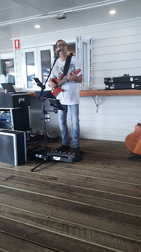 Crusoe's on the Lake