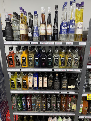 Charlies Liquor Barn Warilla - Hospitality and gastronomy