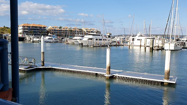 Opinii despre Hervey Bay Boat Club în Urangan - Hospitality and gastronomy