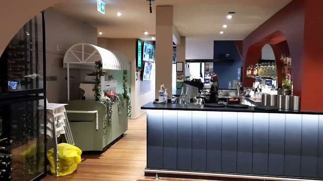 Laneway Hotel & Sports Bar