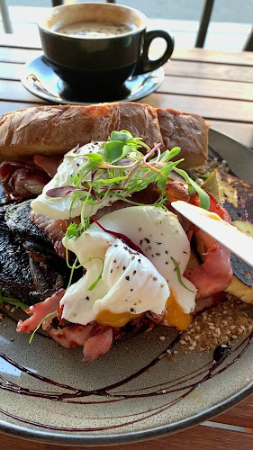 Opinii despre Metro Coffee în Broadbeach - Hospitality and gastronomy