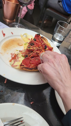 Remy's - Deep Dish Pizza & Bar