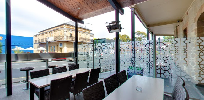 Sip'n Save - Torrens Arms Hotel - Kingswood