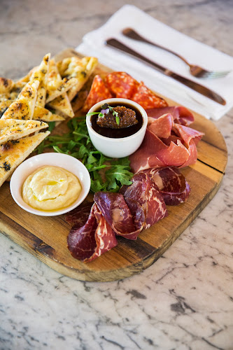 Opinii despre The Windsor Hotel în South Perth - Hospitality and gastronomy