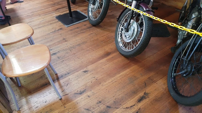 Burt Munro's Motorcycle Cafe - Hospitality and gastronomy