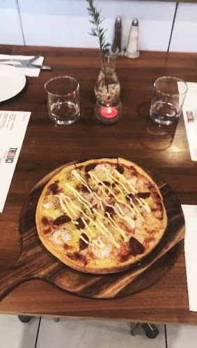 Opinii despre Tredici Woodfired Pizza Bar & Restaurant Caloundra în Caloundra - Hospitality and gastronomy