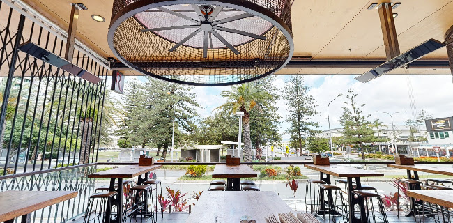 75 Surf Parade, Broadbeach QLD 4218