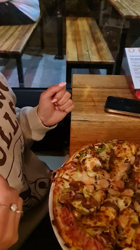 Opinii despre Old School Pizza & Stonegrill în Coburg - Hospitality and gastronomy