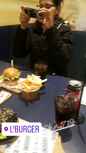 Opinii despre L'Burger Casual Restaurant în Hawthorn - Hospitality and gastronomy