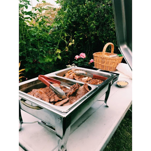 Comentarii opinii despre Pig Out Catering And Takeaway