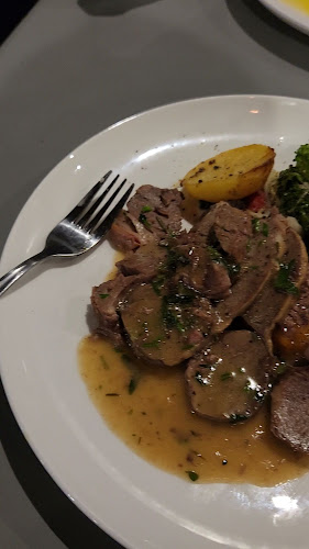 Opinii despre Luna Rossa Italian Restaurant în Tugun - Hospitality and gastronomy