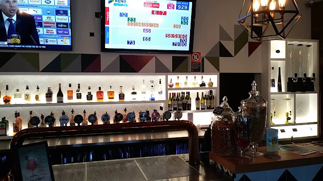 Opinii despre Cabbage Tree Hotel în Fairy Meadow - Hospitality and gastronomy