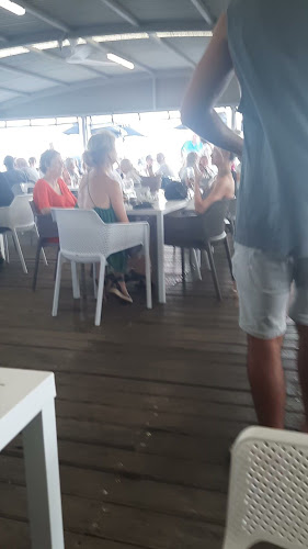 Crusoe's on the Lake - Hospitality and gastronomy