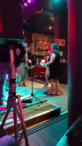 Den Devine Restaurant & Music Hall - Hospitality and gastronomy