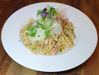 Opinii despre Roza’s Kitchen - Pizza, Burgers, Pasta în Southbank - Hospitality and gastronomy