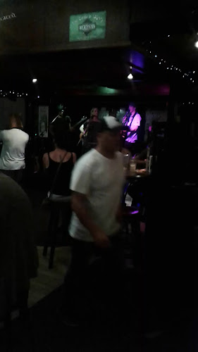 Comentarii opinii despre Waxy's Irish Pub and Skyline Roof Top Bar