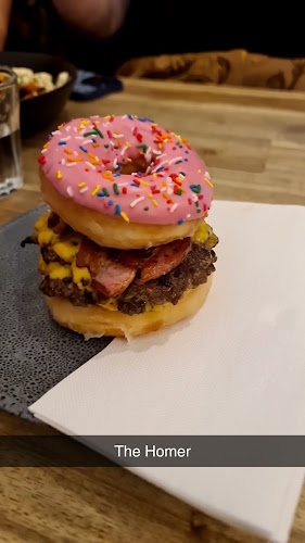 Opinii despre Monroe's Burgers & Beers în Melbourne - Hospitality and gastronomy