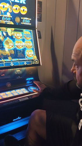 Moonee Beach Hotel - Hospitality and gastronomy