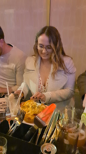 Remy's - Deep Dish Pizza & Bar - Hospitality and gastronomy