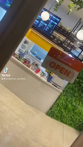 Opinii despre Burger Love Woodlea în Melbourne - Hospitality and gastronomy