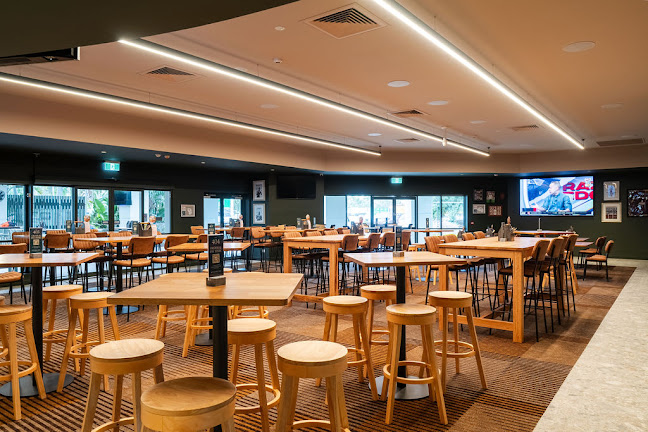 Runaway Bay Tavern - Hospitality and gastronomy