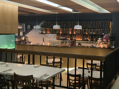 BACKSTAGE BAR & RESTAURANT