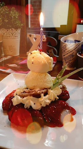 Basil Nut Cafe & Restaurant Katoomba - Hospitality and gastronomy