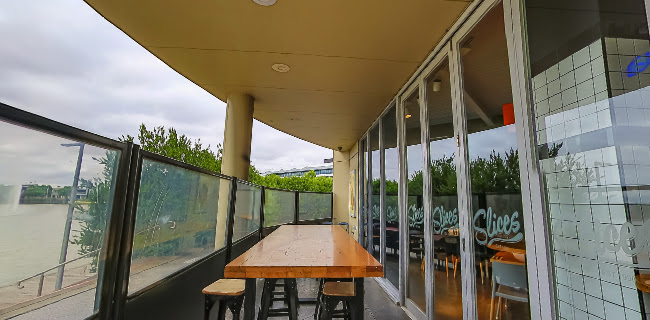 2 Lake St, Caroline Springs VIC 3023