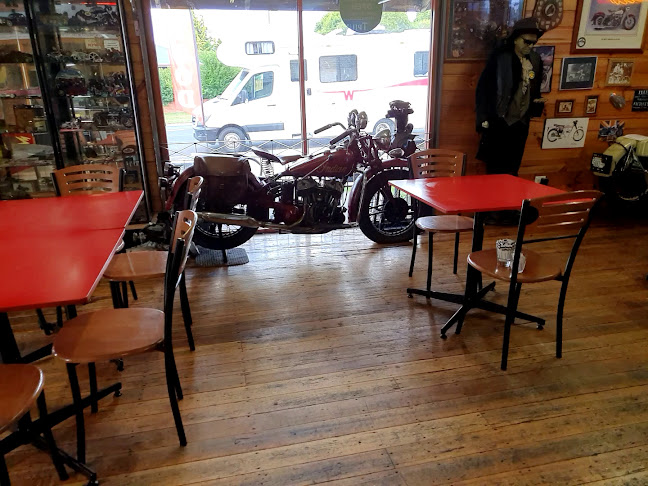 Opinii despre Burt Munro's Motorcycle Cafe în Exeter - Hospitality and gastronomy
