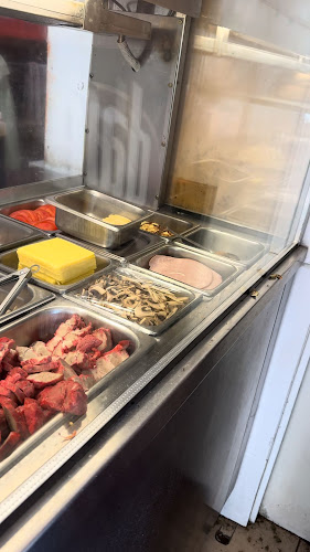 Opinii despre VINAUS Takeaway and Cafe în Lyneham - Hospitality and gastronomy