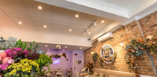 FLOVIE FLORIST CAFE