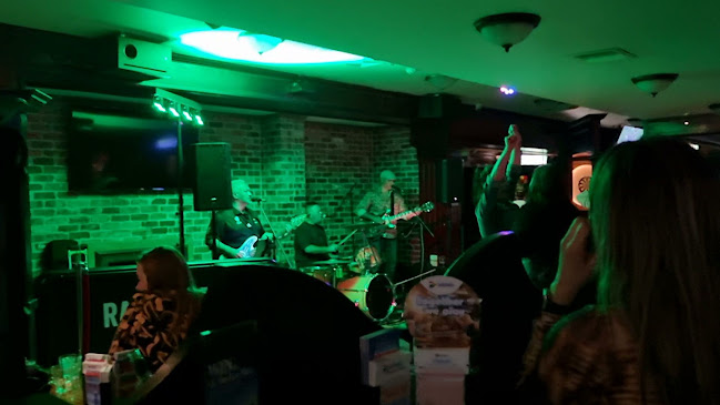 Waxy's Irish Pub and Skyline Roof Top Bar - Hospitality and gastronomy