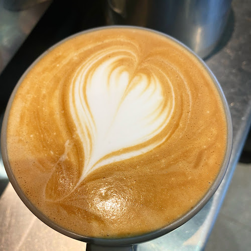 Eatin' Fresh Cafe - Hospitality and gastronomy